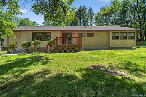 351 Ski Run Rd, Bloomingburg, NY, 12721-5331 | Card Image
