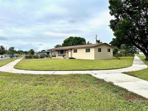 821 Nw 173rd Ter, Miami Gardens, FL, 33169-5306 | Card Image