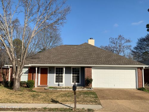 561 Acorn Ln, Brandon, MS, 39047-7459 | Card Image