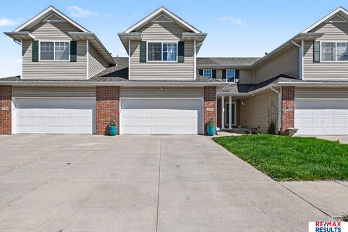 17564 Parker Plaza, Omaha, NE, 68118 | Card Image