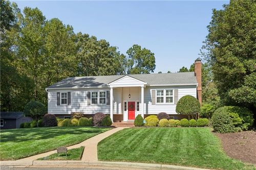 11 Royall Pl, Newport News, VA, 23606-1131 | Card Image