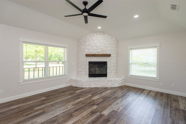 904 N Main St, House other with 3 bedrooms, 2 bathrooms and null parking in Kemp TX | Image 4