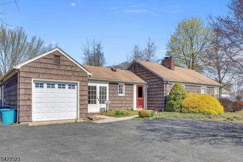 369 Union Ave, Middlesex, NJ, 08846-1801 | Card Image