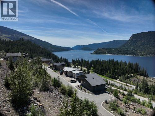 246 Bayview Dr, Sicamous, BC, V0E2V1 | Card Image