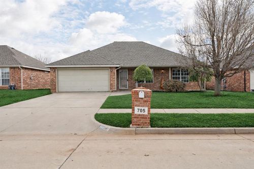 705 Mcconnell Dr, Yukon, OK, 73099-3485 | Card Image