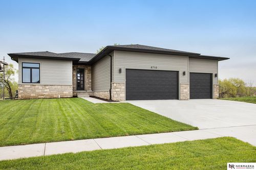 8710 Dragonfly Ln, Lincoln, NE, 68526-1770 | Card Image