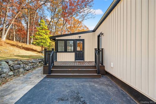 9 Tiorati Trl, Stony Point, NY, 10980-1744 | Card Image