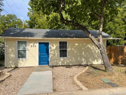 201 S Rhomberg St, Burnet, TX, 78611-3244 | Card Image