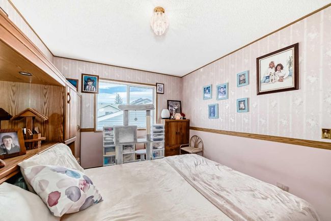 31 Martinridge Grove Ne, House other with 4 bedrooms, 2 bathrooms and 2 parking in Calgary AB | Image 16