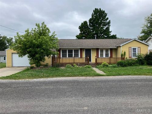 325 S Pine Street, Breese, IL, 62230 | Card Image