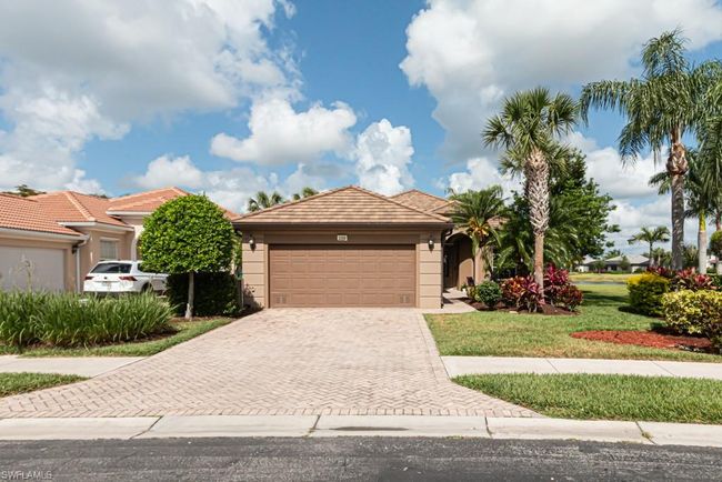 2258 Heydon Cir W, House other with 3 bedrooms, 3 bathrooms and null parking in Naples FL | Image 2