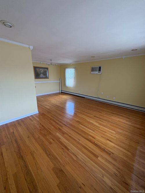 3363 Lawrence Ave, Oceanside, NY, 11572-5014 | Card Image