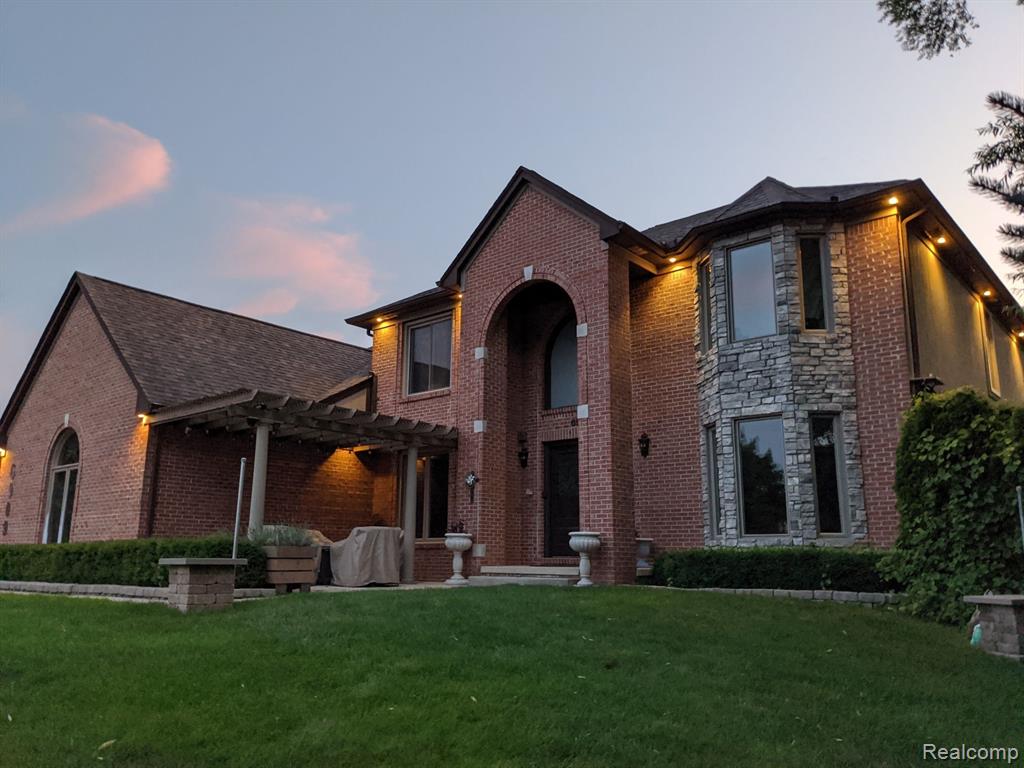 Brunswick Dr, Troy, MI 48085