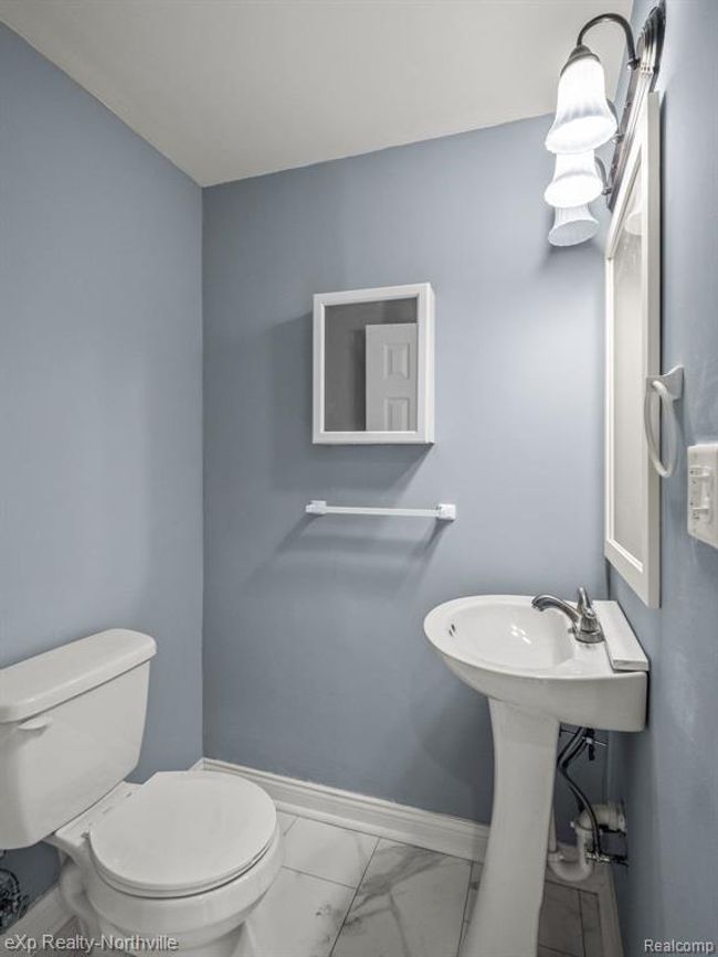 17255 Pontchartrain Boulevard, Sold in Detroit Zoocasa