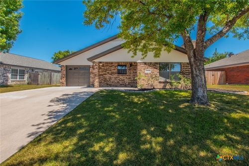 111 Patterson St, Copperas Cove, TX, 76522-4618 | Card Image