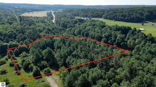 15 S Westview Dr, Empire, MI, 49630 | Card Image