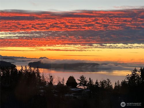 15107 Bridgeway Dr, Anacortes, WA, 98221-8296 | Card Image