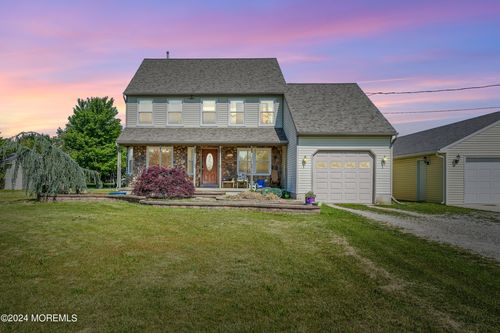 824 Bridgeton Ave, Millville, NJ, 08332-9796 | Card Image