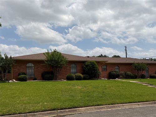 2731 Rivercrest Dr, Sherman, TX, 75092-2221 | Card Image