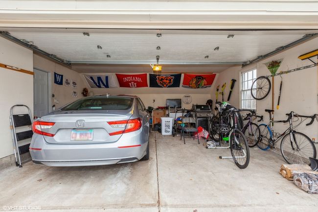 1073 Oswego Rd, Home with 2 bedrooms, 1 bathrooms and null parking in Naperville IL | Image 12