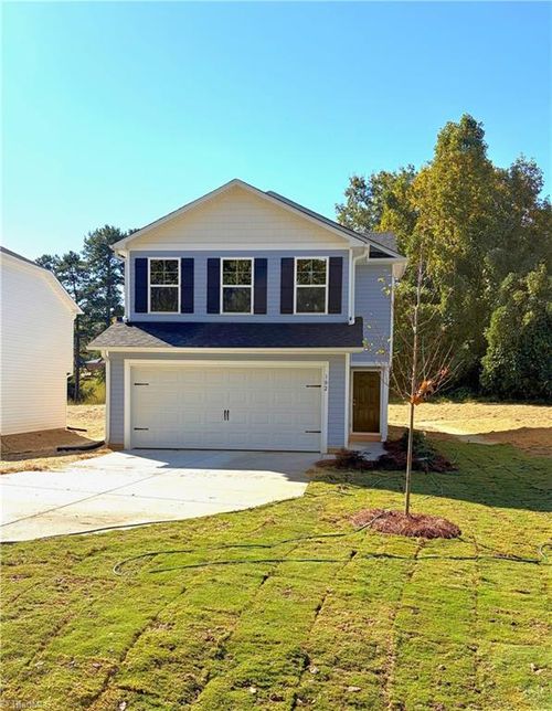 102 Longview St, Lexington, NC, 27295-1421 | Card Image