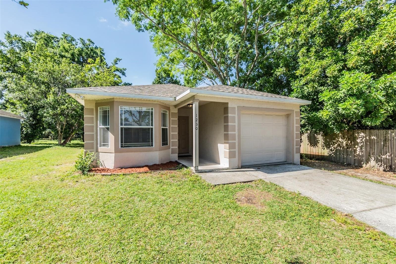 1230 Ruby Street, For Sale in Lakeland Zoocasa
