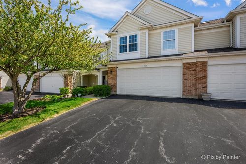 902 Huntington Dr, Elk Grove Village, IL, 60007-7231 | Card Image