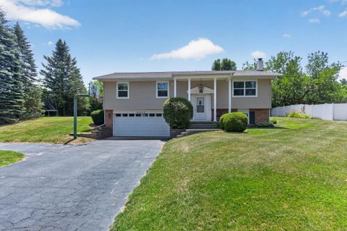 6423 Inverness Ln, Jackson, MI, 49201-8512 | Card Image