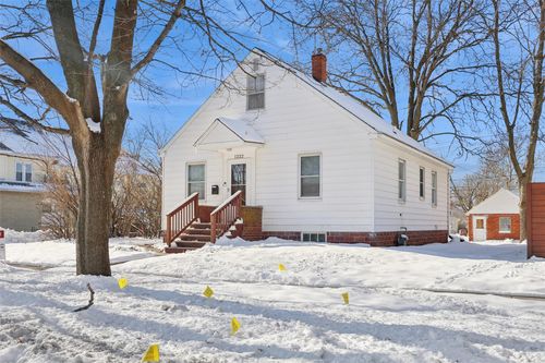 1222 5th St, Nevada, IA, 50201-1518 | Card Image