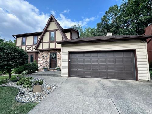 1834 Forest Edge Dr, Mishawaka, IN, 46544-6733 | Card Image
