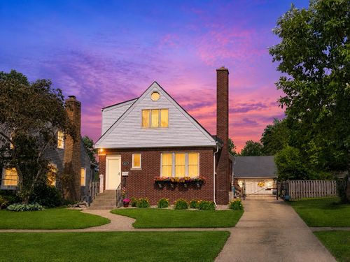 8039 Forest Ave, Munster, IN, 46321-1142 | Card Image