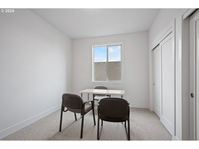 8870 Sw Mohegan Ln, House other with 5 bedrooms, 3 bathrooms and 3 parking in Tualatin OR | Image 35