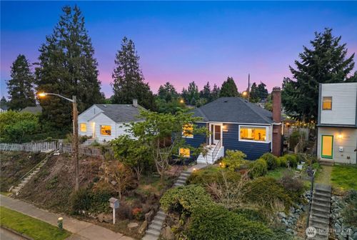 8628 20th Ave Sw, Seattle, WA, 98106-2320 | Card Image
