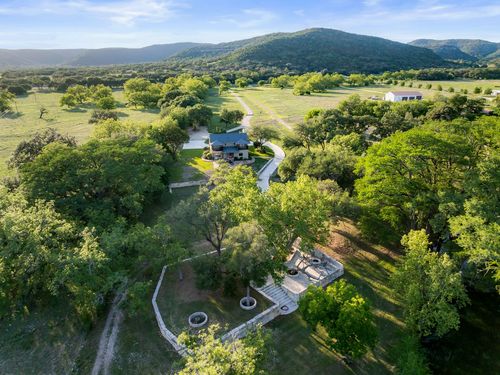 4292 N Us Highway 83, Leakey, TX, 78873 | Card Image