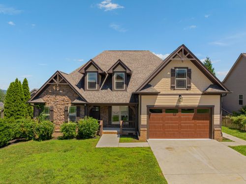 8155 Burgundy Cir, Chattanooga, TN, 37421-1292 | Card Image