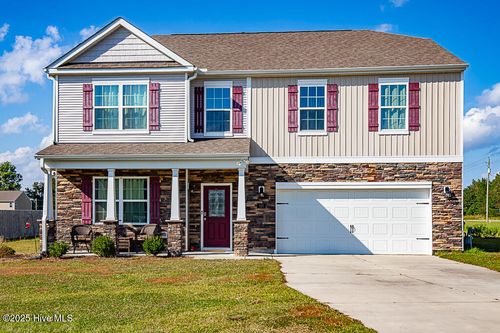 102 Featherstone Ln, New Bern, NC, 28562-3200 | Card Image