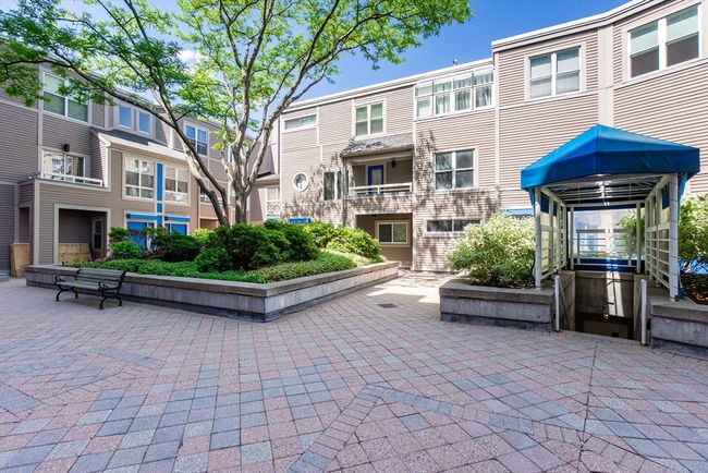 31 - 31 Henry St, House attached with 2 bedrooms, 3 bathrooms and 1 parking in Cambridge MA | Image 24