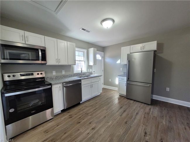 APT-3 - 800 Dodson Mill Rd, Home with 1 bedrooms, 1 bathrooms and null parking in Pilot Mountain NC | Image 6