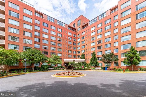 apt-812-1111 Arlington Blvd, ARLINGTON, VA, 22209-3206 | Card Image