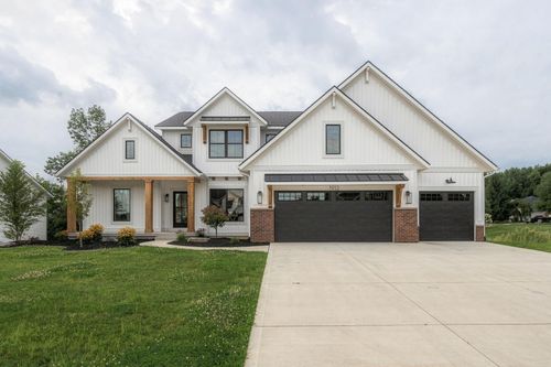 1912 Creekside Dr Sw, Byron Center, MI, 49315-7207 | Card Image