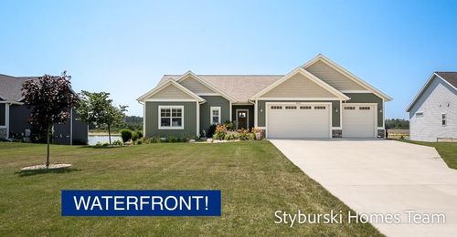 9381 Shoreway Dr, West Olive, MI, 49460-8867 | Card Image