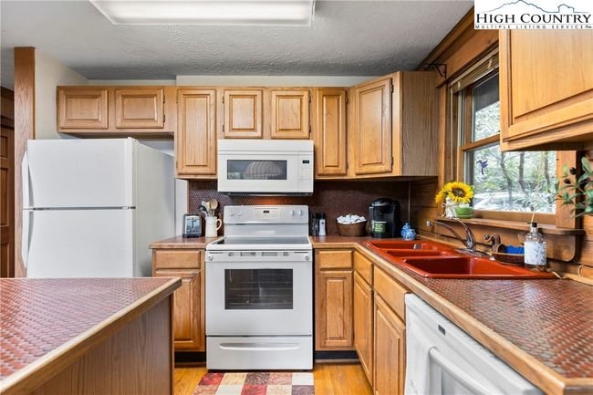 289 Grandview Dr, House other with 3 bedrooms, 2 bathrooms and null parking in Seven Devils NC | Image 8
