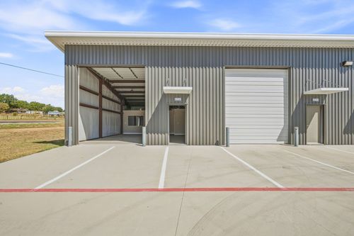 3000 N Fm 51, Weatherford, TX, 76085-8251 | Card Image