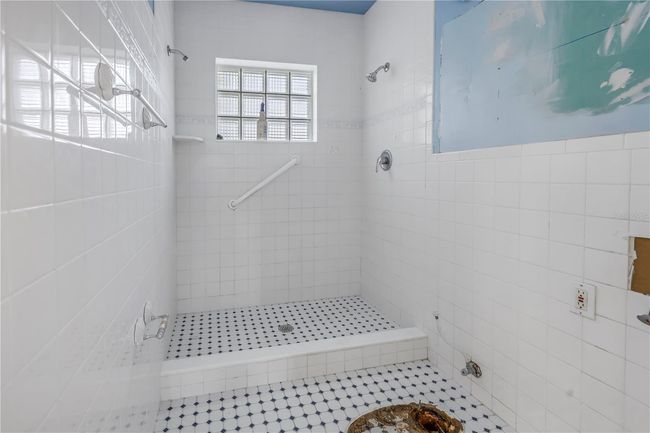 Second bathroom. | Image 18