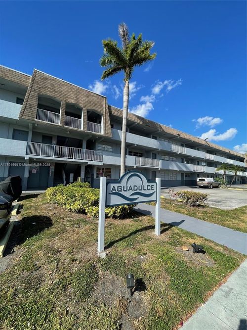 apt-314-11195 Sw 1st St, Miami, FL, 33174-1271 | Card Image