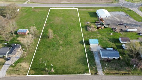 000 W 12th St, Flora, IL, 62839 | Card Image