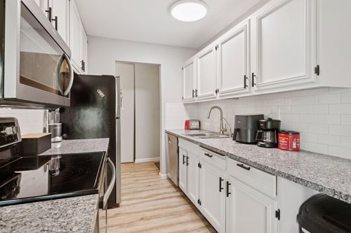 apt-6-4430 Cedar Lake Rd S, Saint Louis Park, MN, 55416-3744 | Card Image