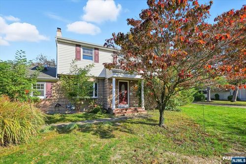 51 Harmer Ter, Wayne, NJ, 07470-2811 | Card Image