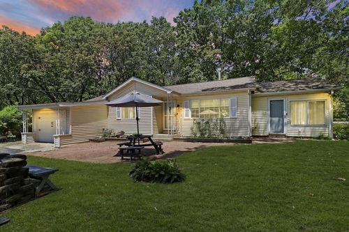 210 86th Pl, Pleasant Prairie, WI, 53158-4715 | Card Image
