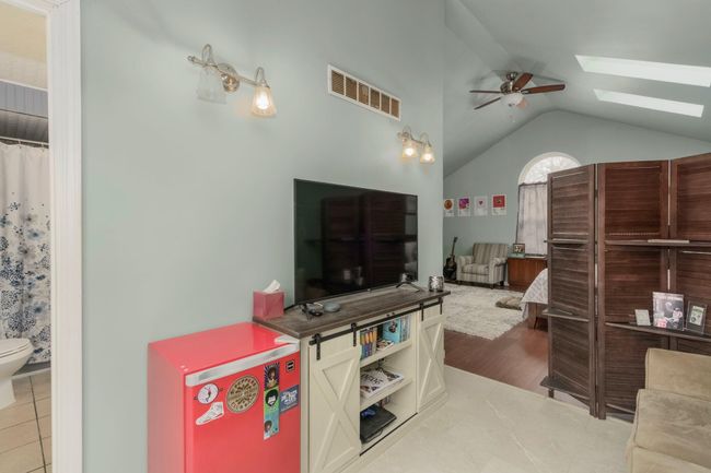 45-web-or-mls-Interiors (33 of 39) | Image 45